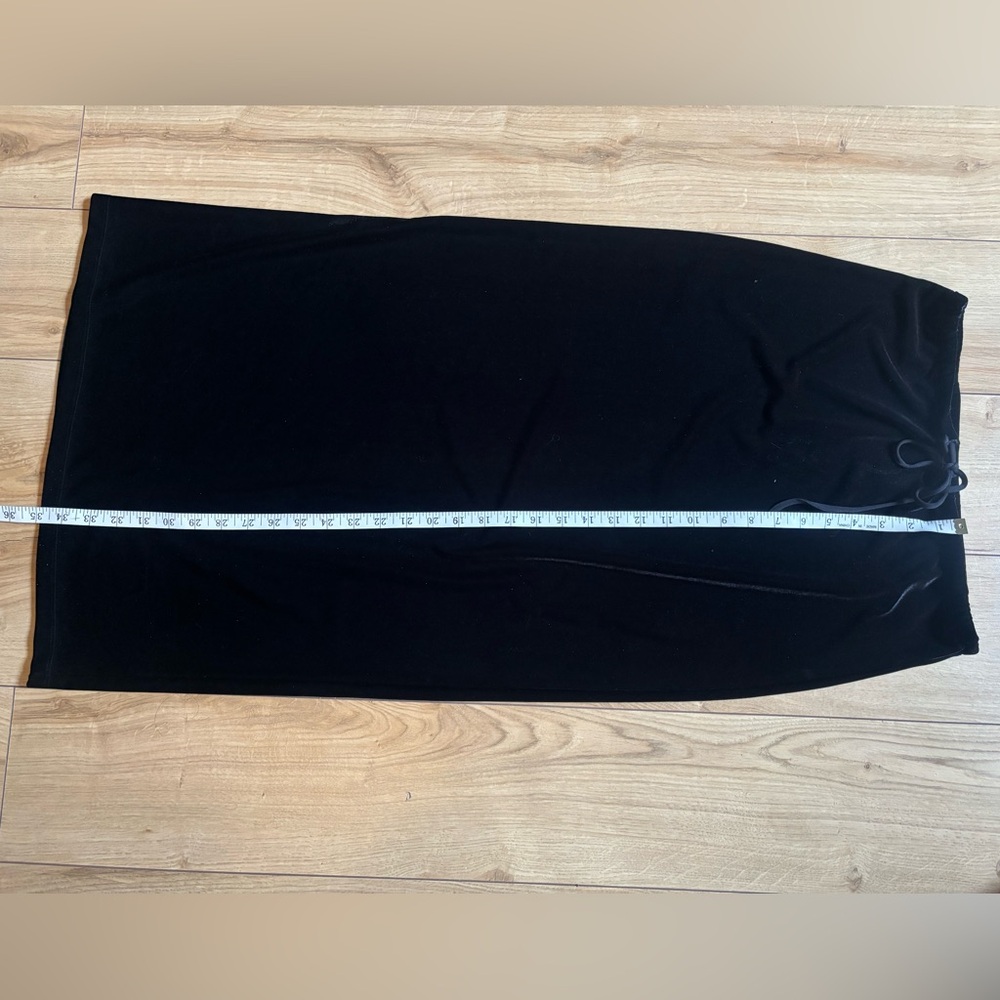 Jones New York Black velvet maxi skirt - Picture 2 of 4